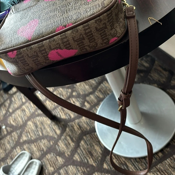 Juicy couture love 💕 pink heart brown monogram crossbody bag - Picture 4 of 5